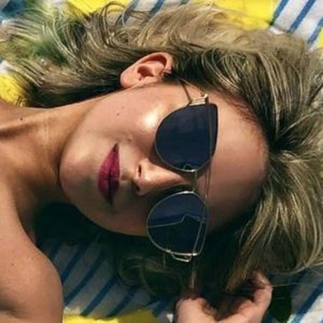 Ellie Schnitt art model pics