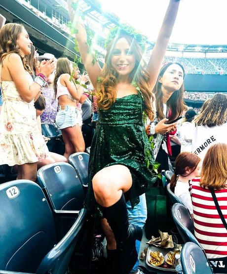 Ellie Schnitt nice model images