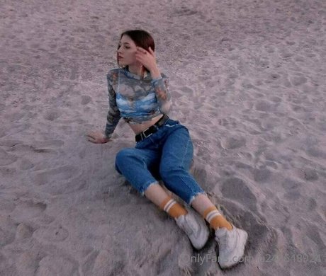 TeenyMouse nudes model picture