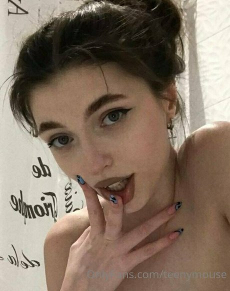 TeenyMouse star sexy img