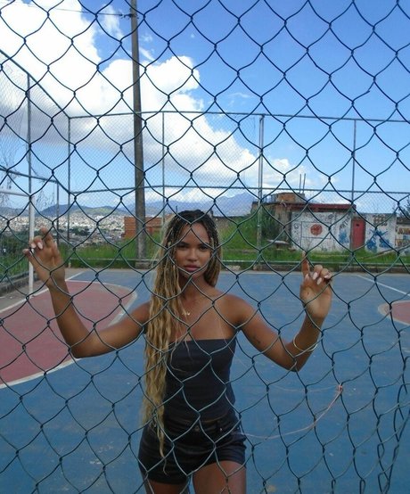 Juliana Nalu star hot archive