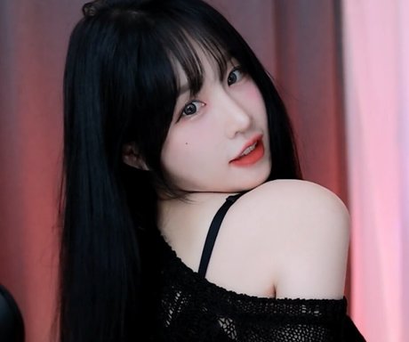 woohankyung star nudes image