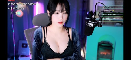 woohankyung erotic actress archive