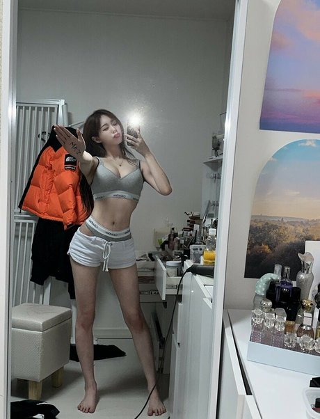 woohankyung hd model gallery