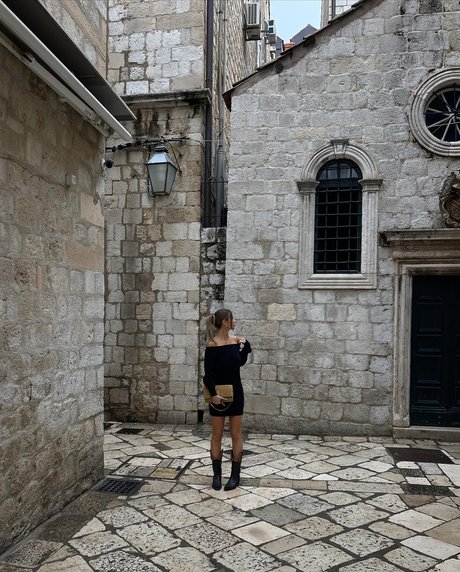 old young lesbian onlyfans sexy nude galleries