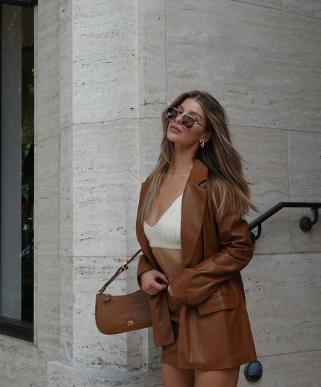 huge fake tits onlyfans art porn gallery