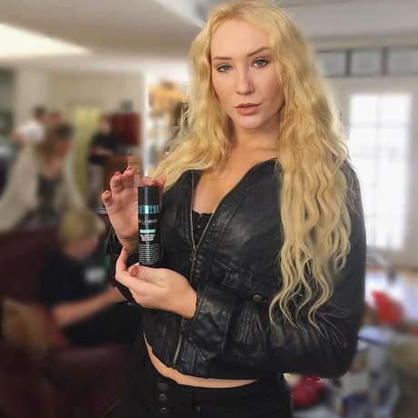 Nikkita Lyons star sexy pictures