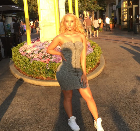 Nikkita Lyons model nice images