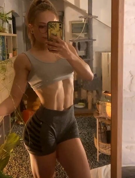 shaved onlyfans naked photos