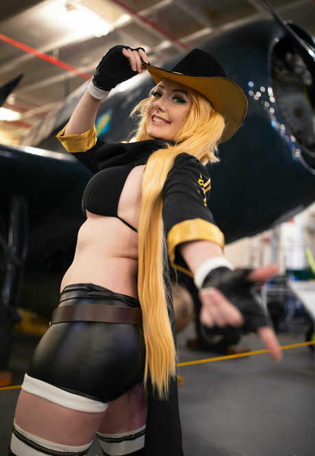 sparklestache beautiful model image