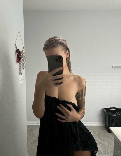 stasiaofficial star free photo