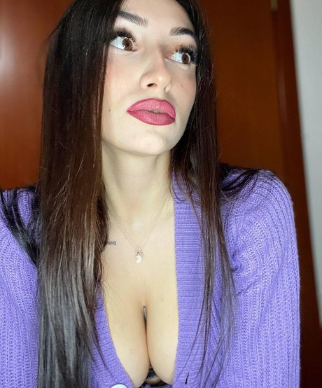 amateur mom onlyfans free photo