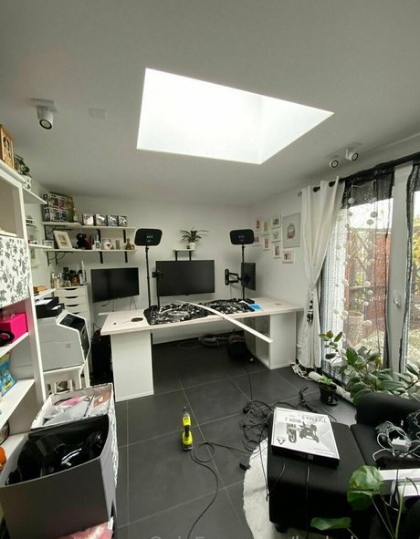 LeahObscure erotic pornstar img