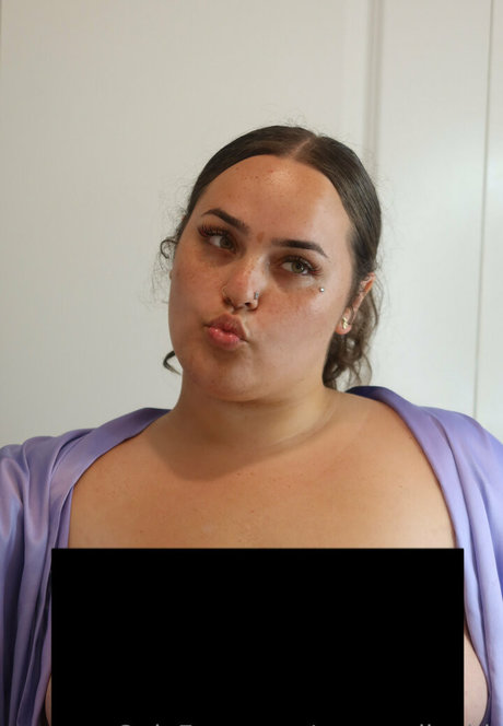 yummyliyahh model xxx gallery