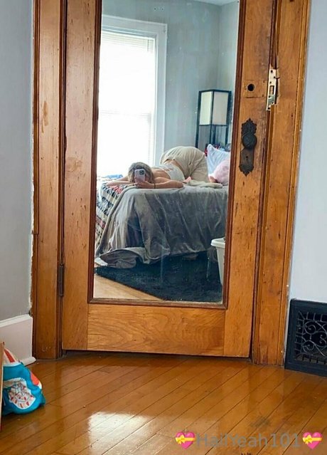 hailyeah101 top model photo