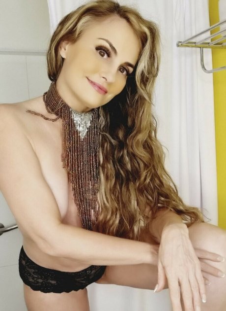 Aura Cristina Geithner best star archive