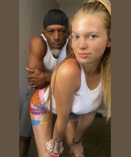 Unc Snowbunny erotic pornstar pictures