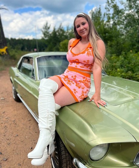 samanthas secretxo hot model pic