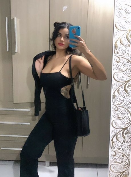 Robertinha model nudes photos