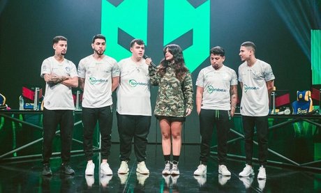 Robertinha model exclusive images