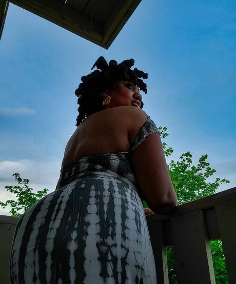 ebony smoking onlyfans art nude image