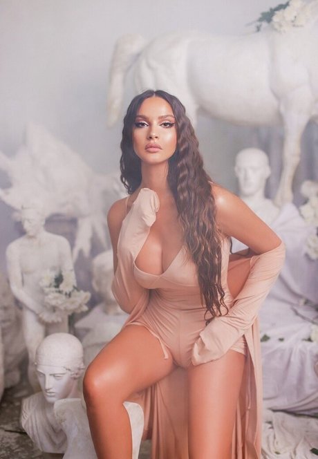 Oriola Marashi naked actress img