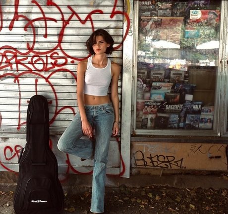 Bec Lauder star sexy photos