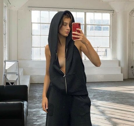 Bec Lauder pretty pornstar photos