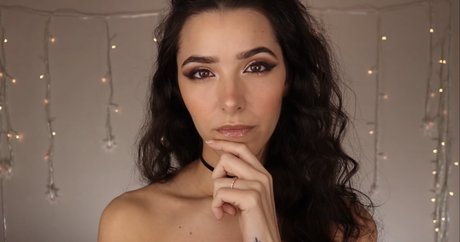 ASMR Glow beautiful model archive