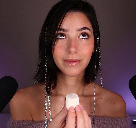 ASMR Glow pornstar naked gallery