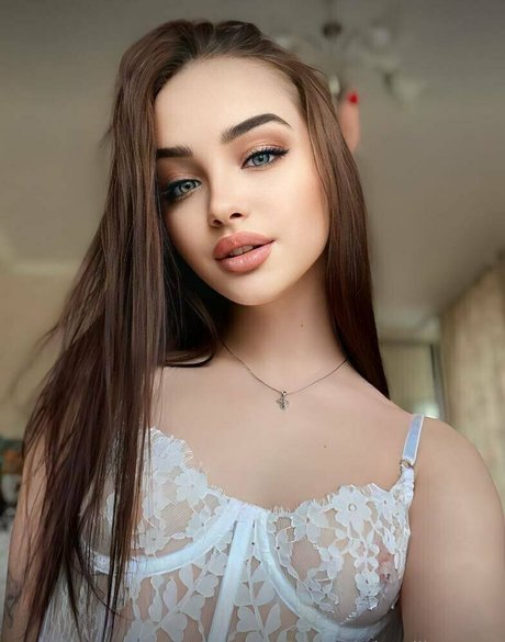 kamilla wang sex model photo