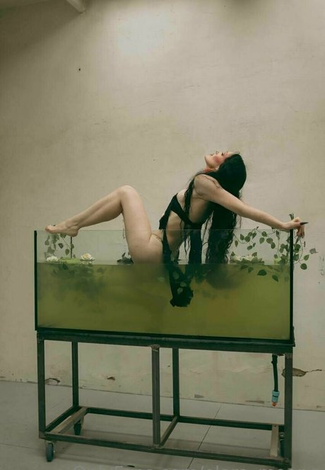 elara moonq erotic star photos