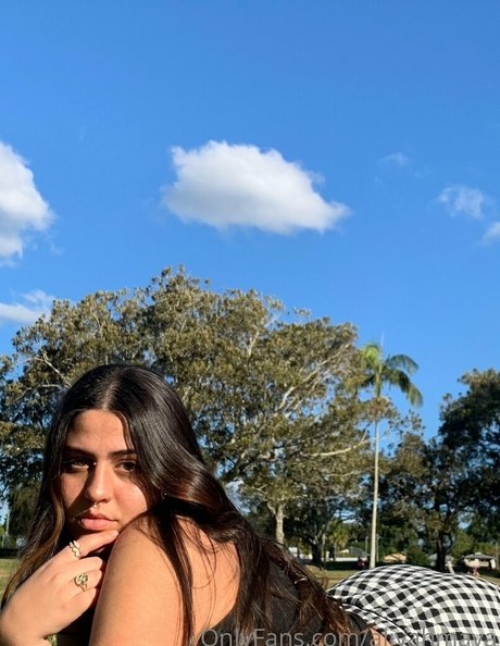 aliyahmaya high quality actress image