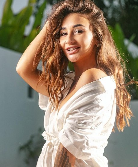 Marina Rebediuk erotic actress pictures