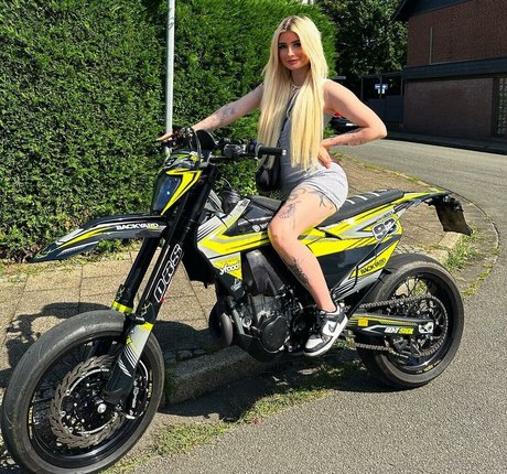 tizimaus pornstar high quality photo