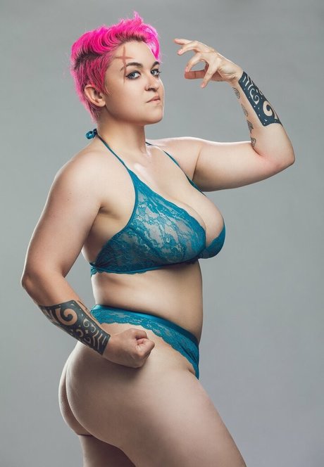 yourbigbutchgf sexy model pic