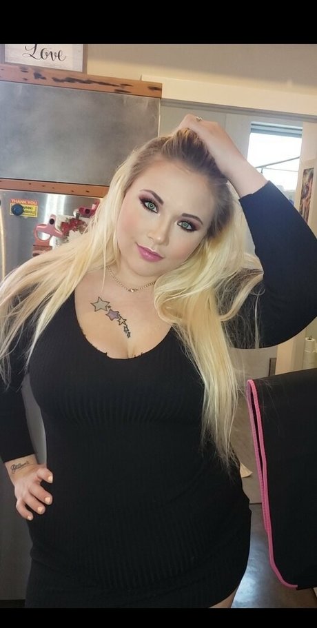 ganjagirl907 nude model pic