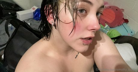 smutty bunny model beautiful img