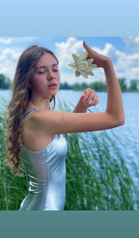 Stefania Deriabina sex model image