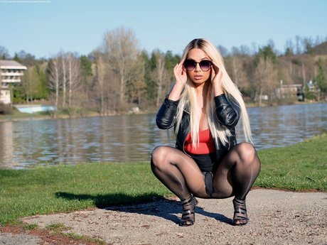 blonde muscle onlyfans pretty img