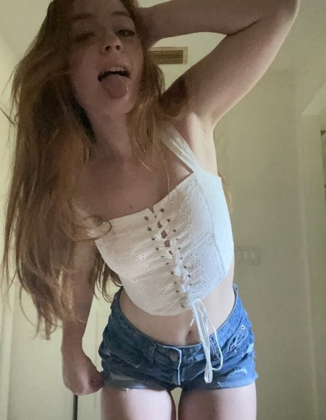 Thqtty naked actress image