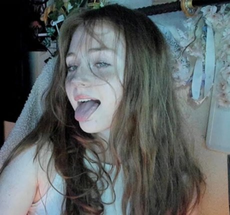 Thqtty hot pornstar image