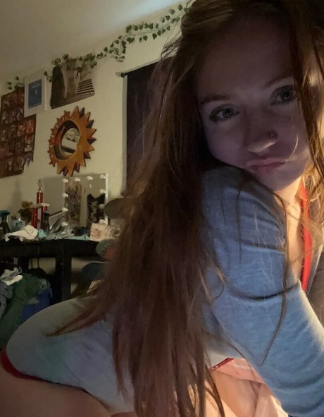 Thqtty xxx model pic