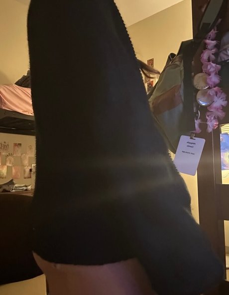 Thqtty pornstar hd image