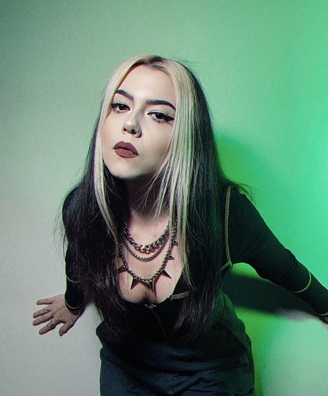 Violet Orlandi nice actress archive