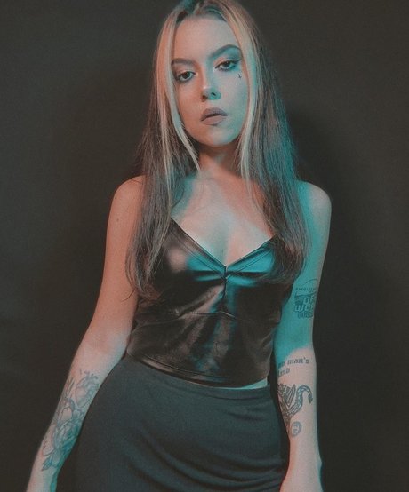 Violet Orlandi nudes model picture