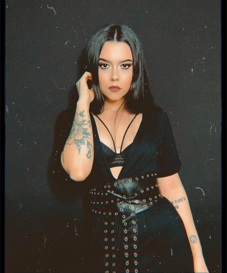 Violet Orlandi exclusive model pics