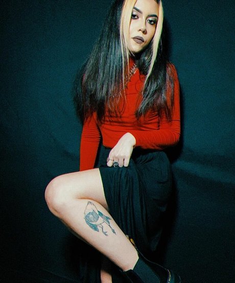 Violet Orlandi star hot pictures