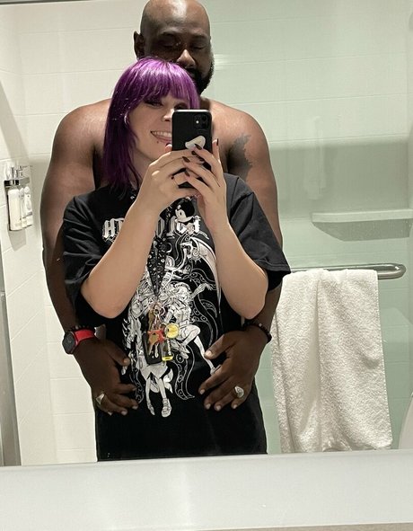 Princess Ivy erotic actress img