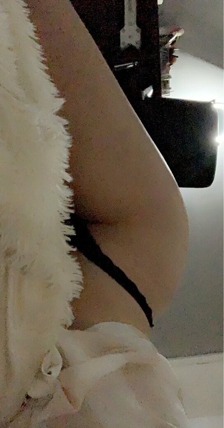 female popular onlyfans hot sexy pics